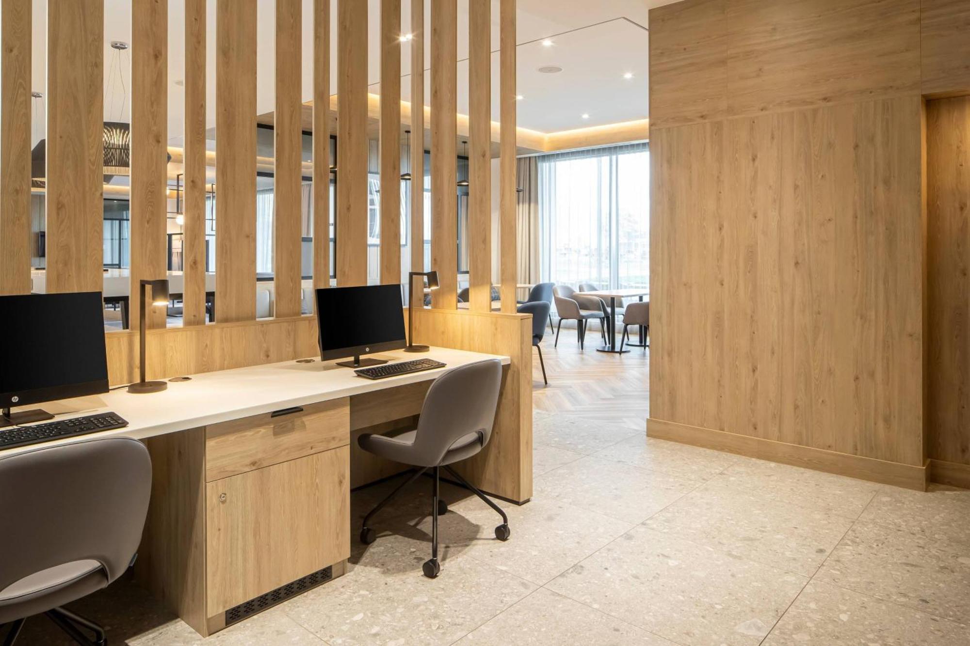 Courtyard By Marriott Inverness Airport Экстерьер фото